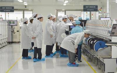 走進OPPO R15手機工廠 探秘高運速、嚴要求的智能生產全流程
